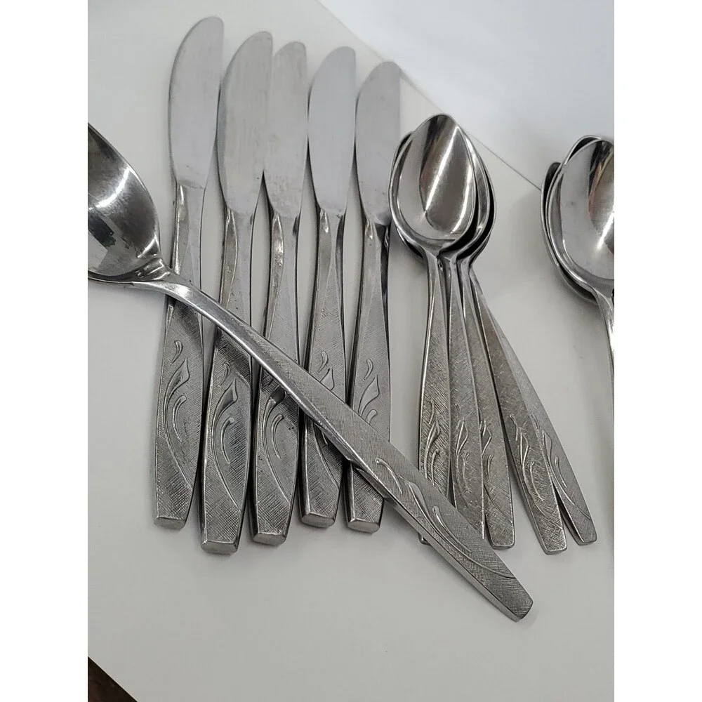 Northland Stainless (Japan) Burnished Pattern #OHS125 By‎ Oneida (16 Piece Lot)